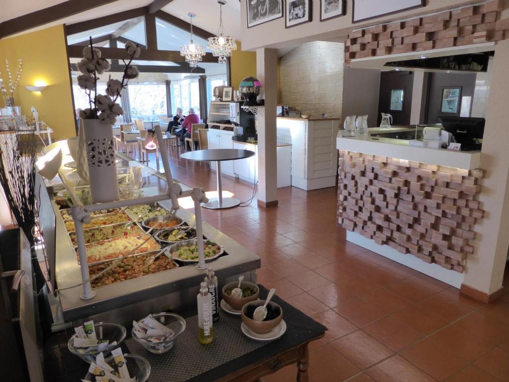 Hotel & Restaurant Heliotel Montferrier-sur-Lez Екстериор снимка