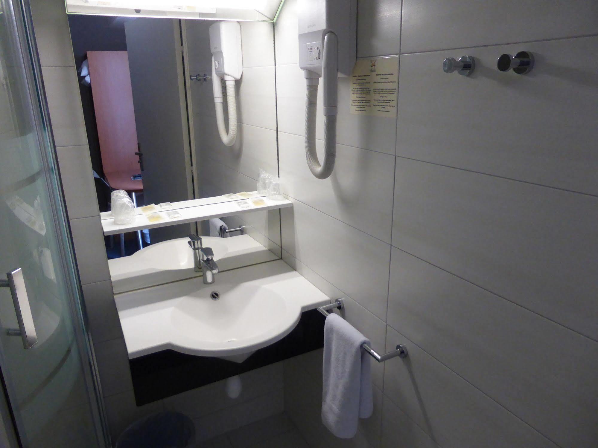 Hotel & Restaurant Heliotel Montferrier-sur-Lez Екстериор снимка